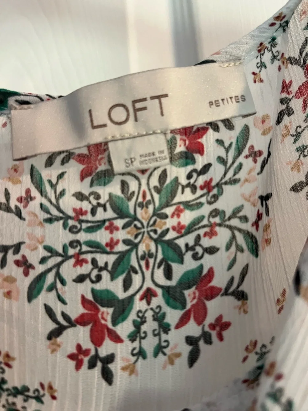 LOFT White Floral Ruffled Peasant Blouse with Red & Green Print - Picture 2 of 2